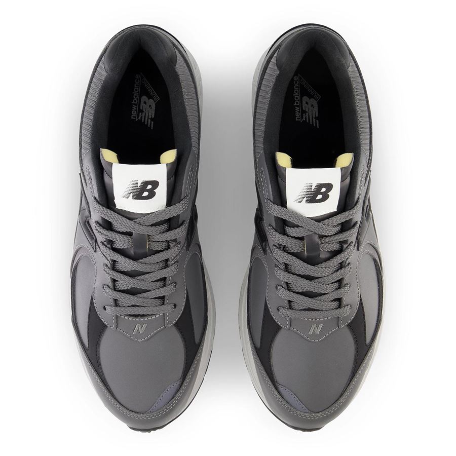 M2002R sneakers da uomo New Balance | M2002RVG